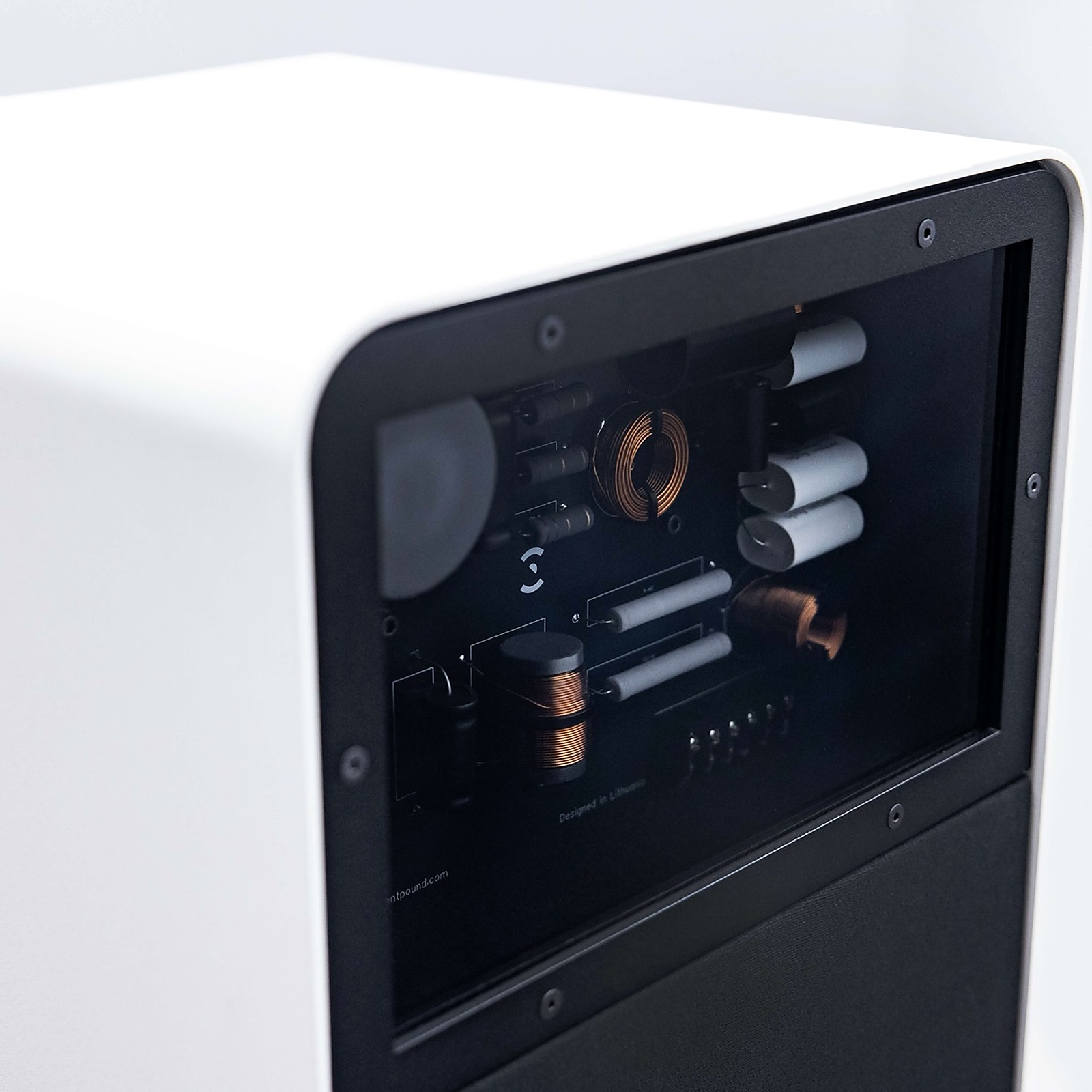 Challenger II tempered glass crossover detail