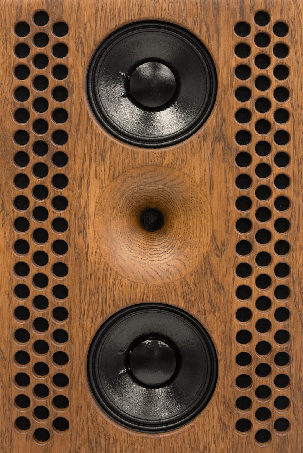 Challenger II oak front facade detail