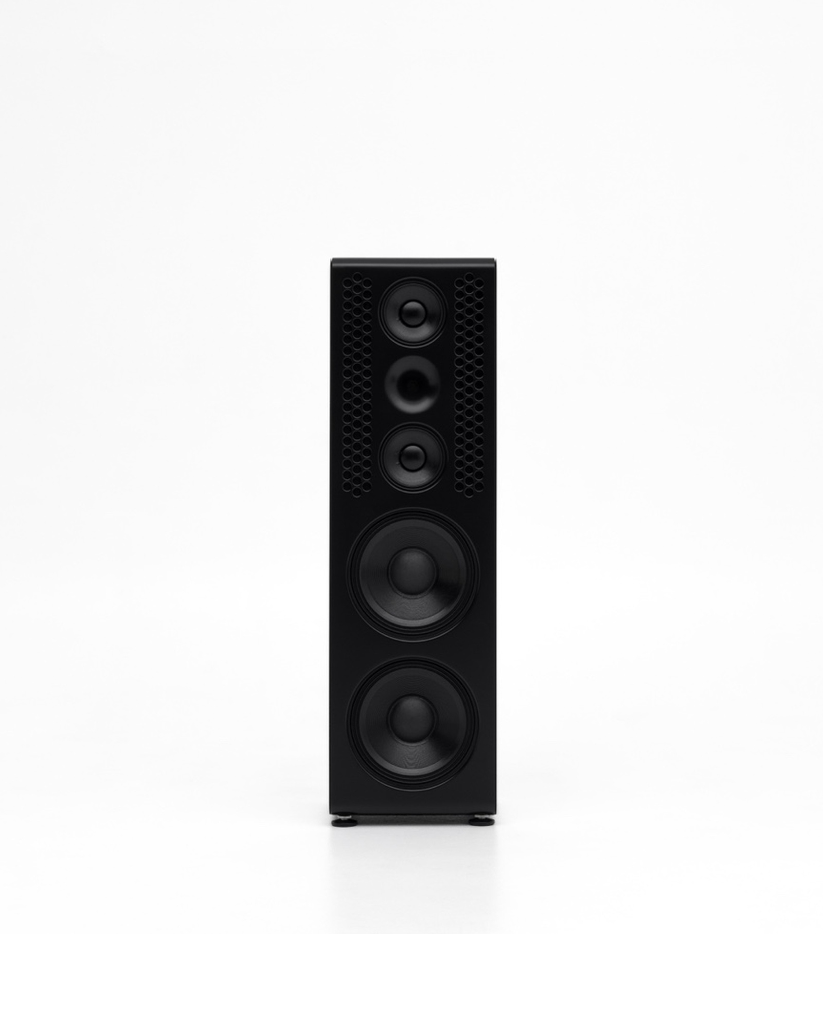 Silent Pound Challenger II full-height design